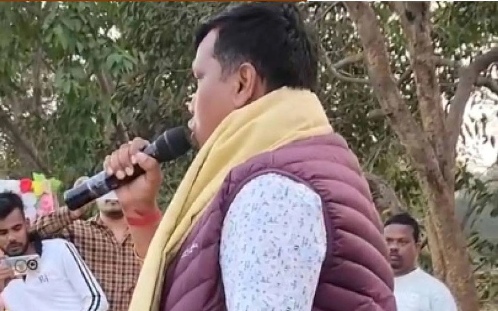 ବଦ୍ରିଙ୍କ ଗଡ଼ରେ ରାଜାଙ୍କ ଶକ୍ତି ପ୍ରଦର୍ଶନ: କ୍ରିକେଟ୍ ଟୁର୍ଣ୍ଣାମେଣ୍ଟ ଆଳରେ ସମର୍ଥକଙ୍କୁ ଏକଜୁଟ୍ କଲେ