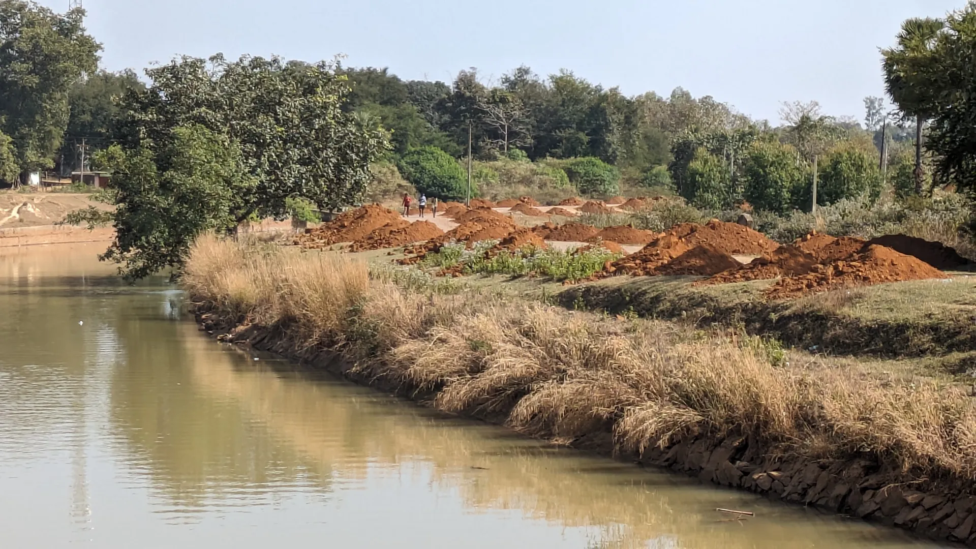 ୨୨୪କିମି କେନାଲ ରାସ୍ତା ପୁନଃରୁଦ୍ଧାର ଓ ପ୍ରଶସ୍ତୀକରଣ ଆରମ୍ଭ: କାମର ମାନକୁ ନେଇ ଅଭିଯୋଗ