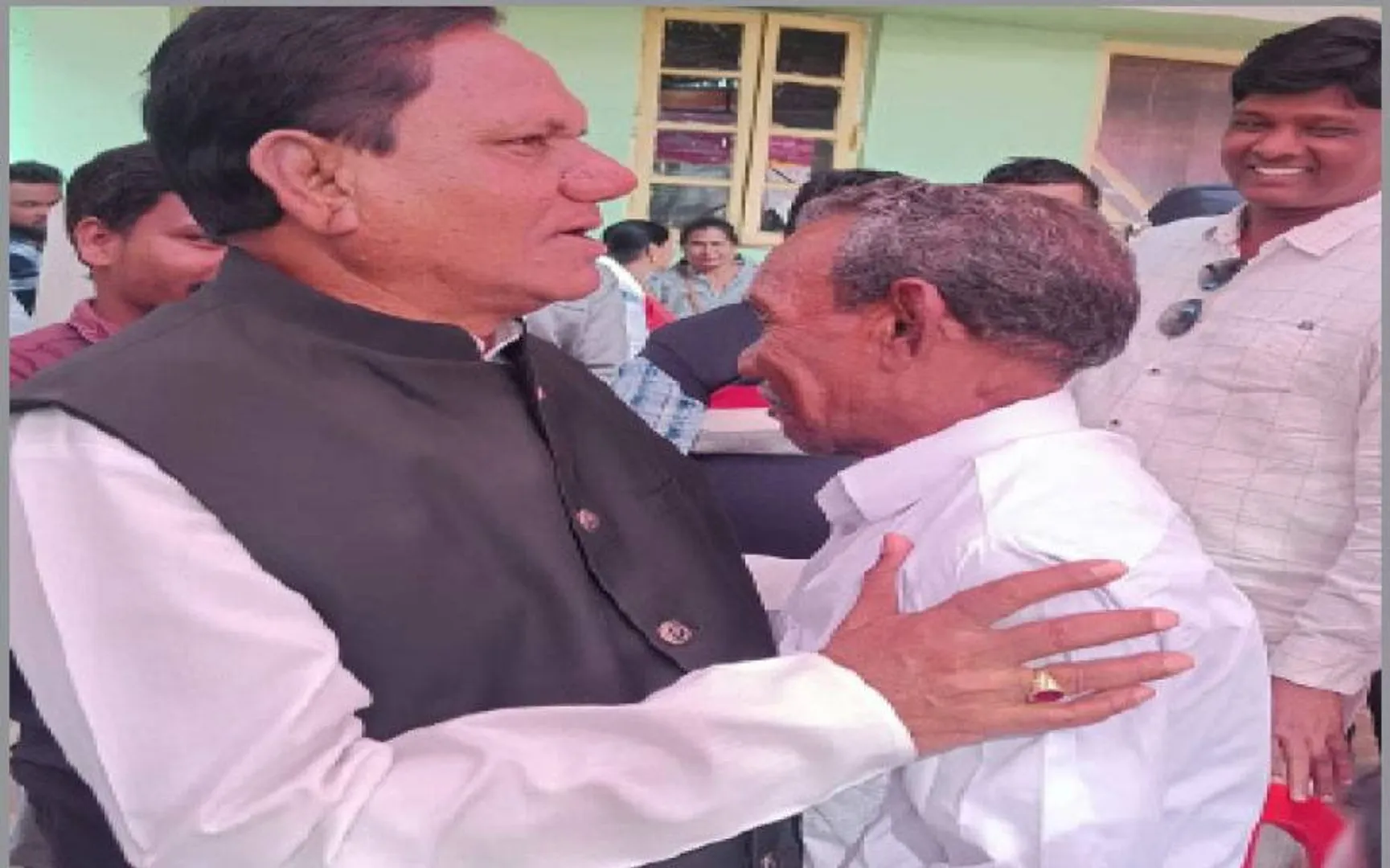 ବଢ଼ୁଛି  ତାରା-ସପ୍ତଗିରି ଦୂରତା! ବନ୍ଧୁମିଳନ ଆଳରେ ସାଂସଦଙ୍କ ଶକ୍ତି ପ୍ରଦର୍ଶନ
