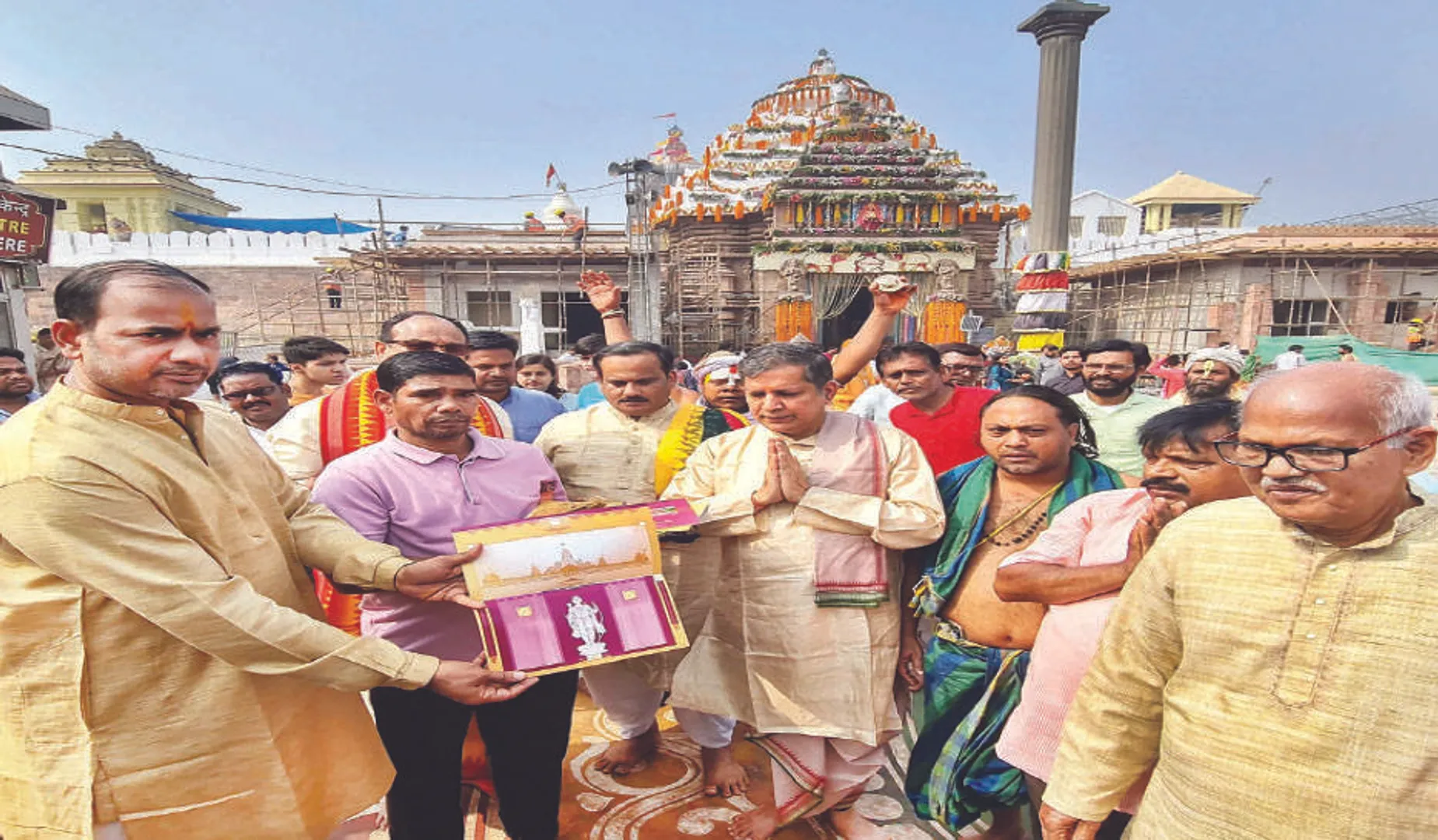 ମହାପ୍ରଭୁଙ୍କ ପାଇଁ ଆସିଲା ନିମନ୍ତ୍ରଣପତ୍ର: ଗଜପତି, ମୁଖ୍ୟମନ୍ତ୍ରୀଙ୍କ ସହ ୨୫ଜଣଙ୍କୁ ନିମନ୍ତ୍ରଣ