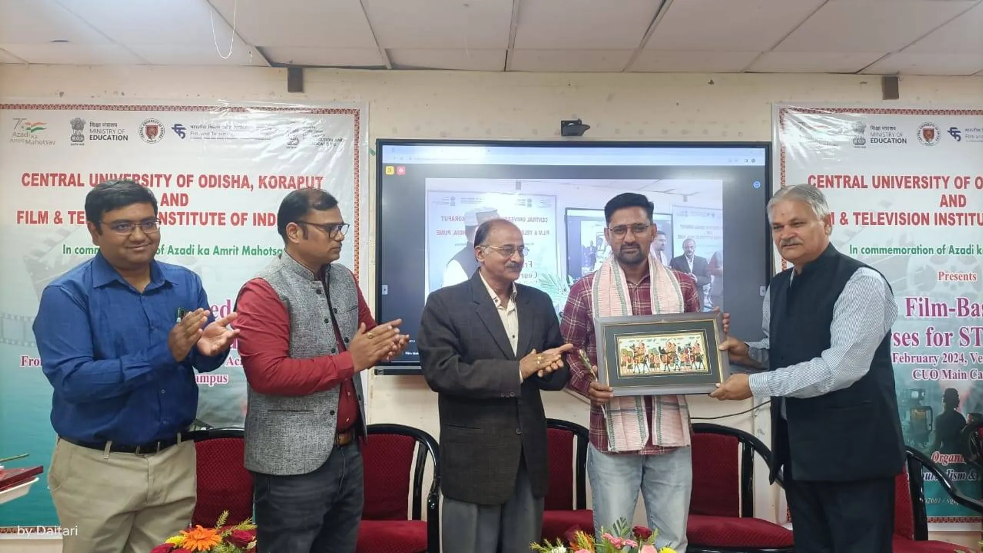 ଚଳଚ୍ଚିତ୍ର ନିର୍ମାଣ ମାଧ୍ୟମରେ ଜନଜାତିମାନେ ସେମାନଙ୍କ ସମସ୍ୟା ବିଷୟରେ କହିପାରିବେ : କୁଳପତି