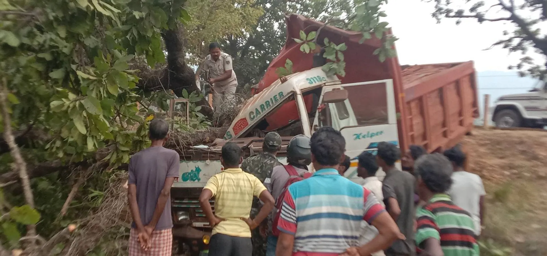 କାର୍‌-ହାଇୱା ଧକ୍କା; ଚାଳକ ମୃତ, କାର୍‌ ଚାଳକ ଗୁରୁତର