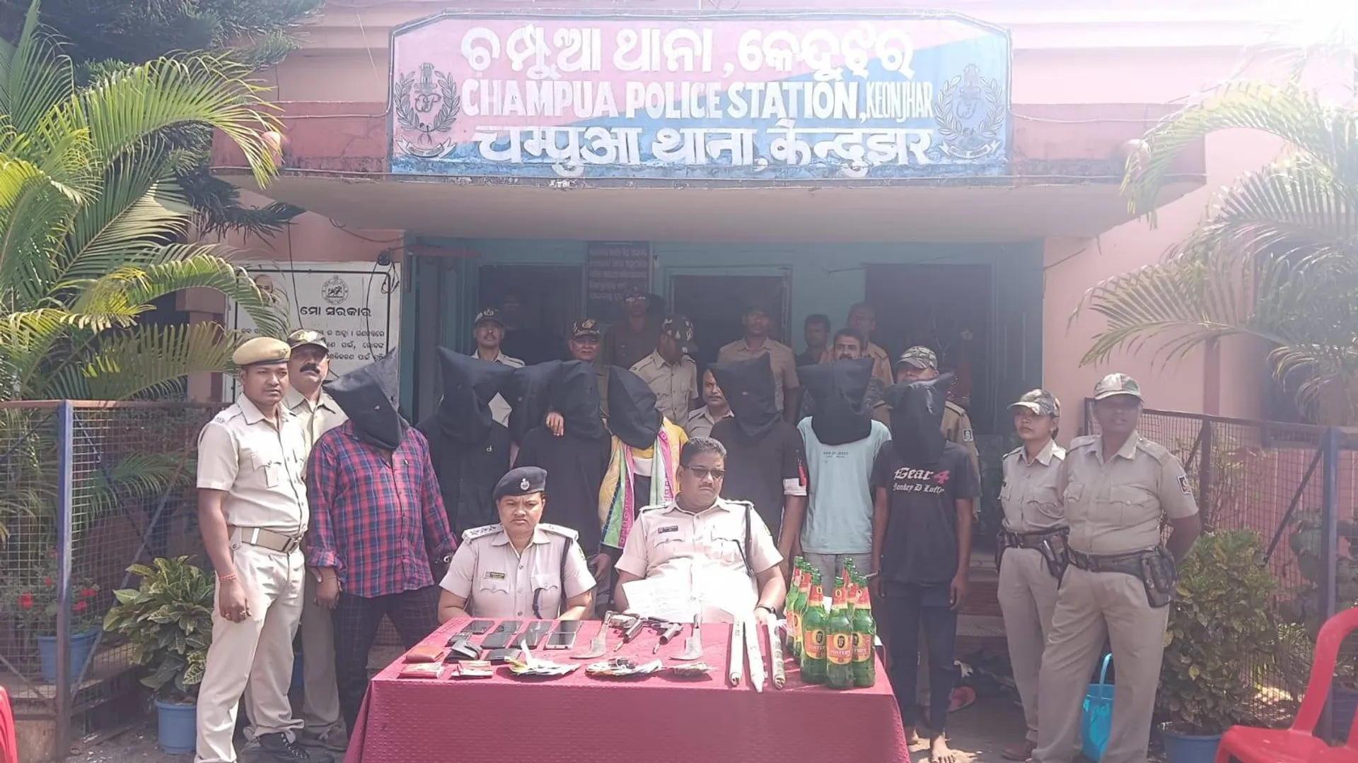 ଏଟିଏମ୍‌ ଓ ବ୍ୟାଙ୍କ ଲୁଟ୍‌ ଉଦ୍ୟମ: ୧୦ ଡକାୟତ ଗିରଫ