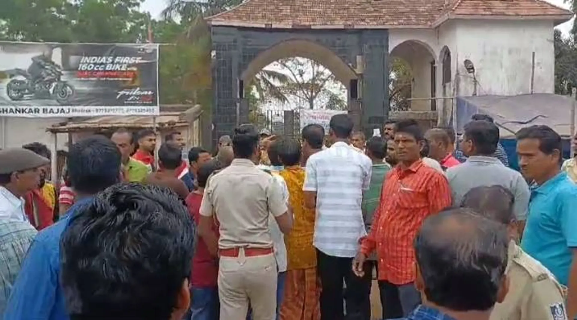 ଭଦ୍ରକ: ବିଧାୟକ ପ୍ରଫୁଲ୍ଲ ସାମଲ ଓ ତାଙ୍କ ପୁଅଙ୍କ ଗିରଫ ଦାବିରେ ବରପଦା ଇଞ୍ଜିନିୟରିଂ କଲେଜ ଆଗରେ ବିକ୍ଷୋଭ।