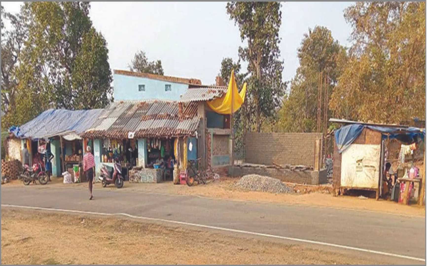 ନେଟ୍‌ୱର୍କ ସମସ୍ୟା: ହିତାଧିକାରୀ ହନ୍ତସନ୍ତ, ଆଙ୍ଗୁଠିଛାପ ଦେବାକୁ ୪ କିମି ଯାତ୍ରା