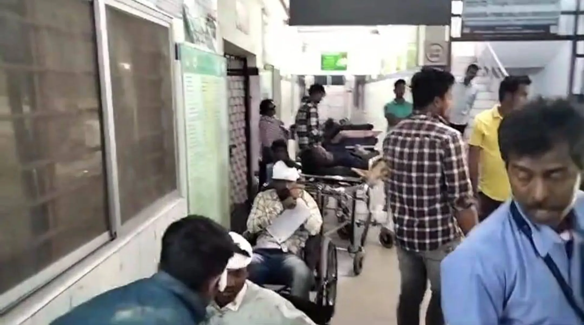 ପିକ ଅପ୍ ଭ୍ୟାନ ଓଲଟି ୩ ମୃତ, ୧୫ ବରଯାତ୍ରୀ ଗୁରୁତର