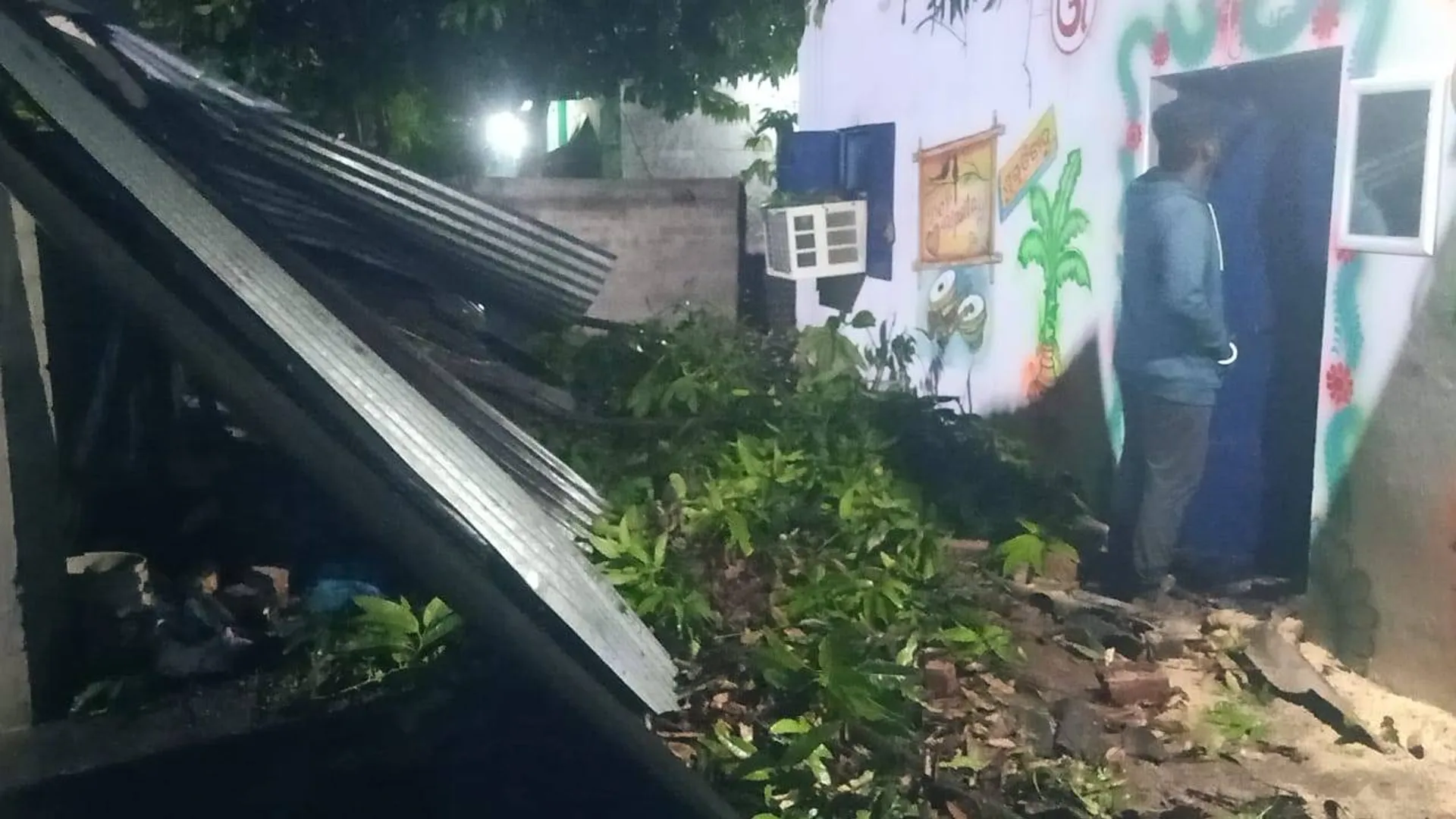 କାଳବୈଶାଖୀରେ ଗଛ ପଡ଼ି ଘର ଭାଙ୍ଗିଲା