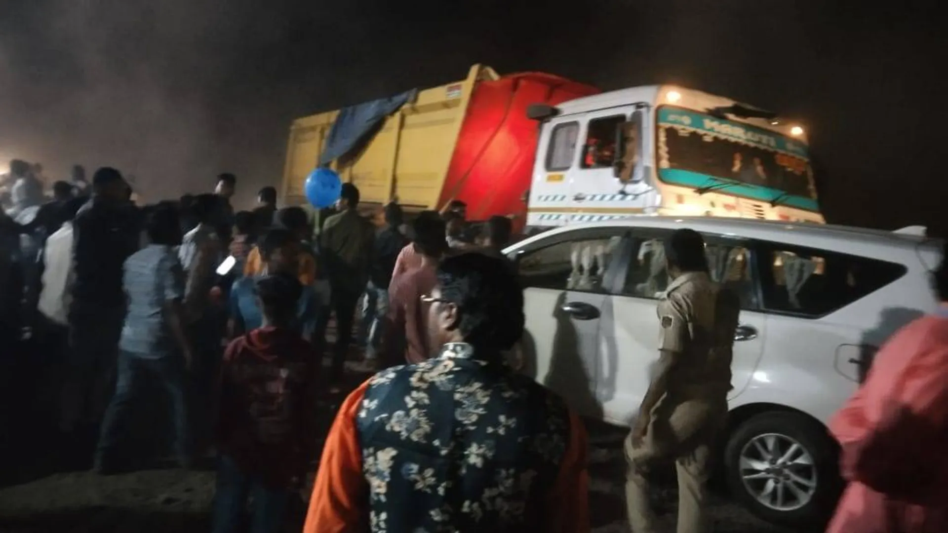 ଶ୍ରମମନ୍ତ୍ରୀଙ୍କ କାର୍‌କୁ ଧକ୍କାଦେଲା ହାଇୱା; ବର୍ତ୍ତିଲେ ସାରଦା, ପିଏସ୍‌ଓ ଆହତ