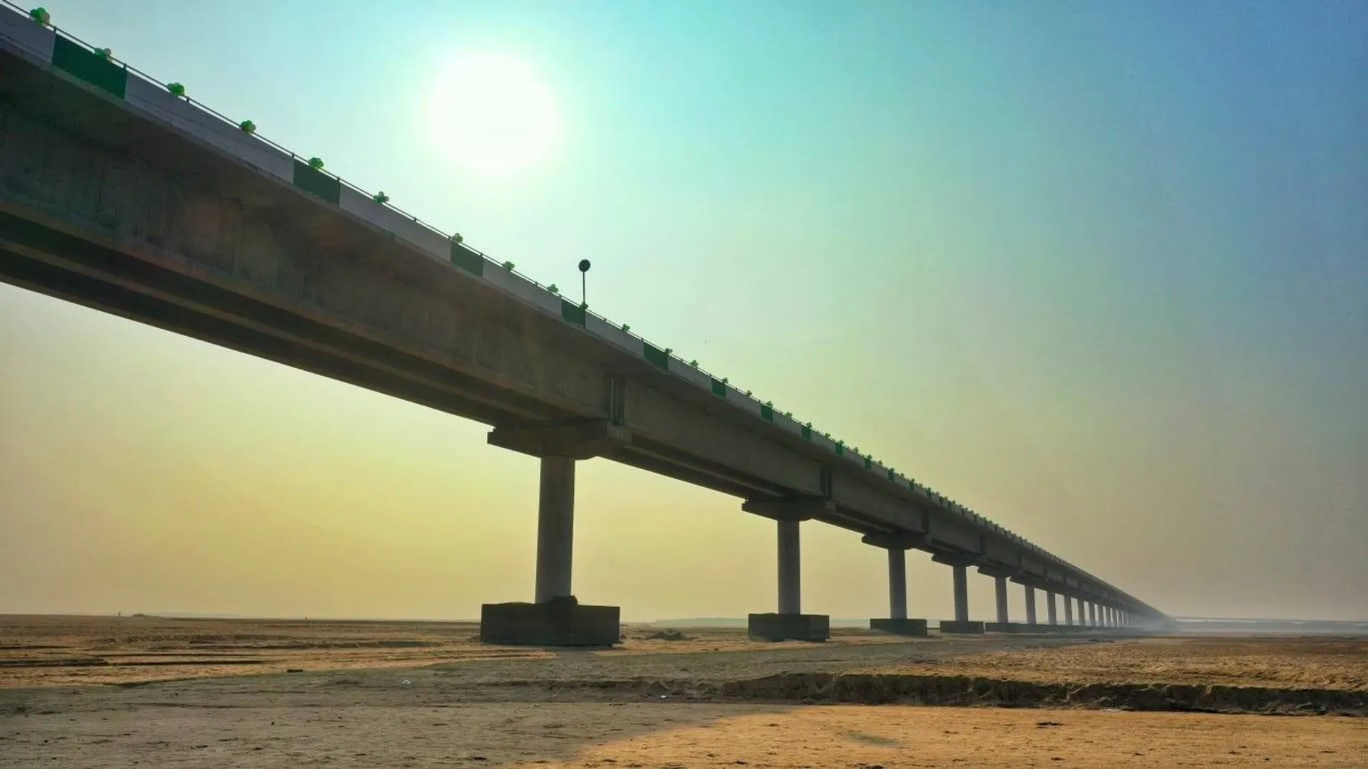 ରତ୍ନ ପଥର ଖନନ ବେଳେ ଫସିଗଲେ ଶ୍ରମିକ: ମୃତ ନା ଜୀବିତ ଅସ୍ପଷ୍ଟ