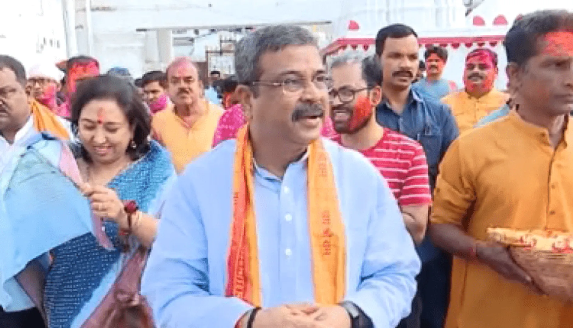 ସମ୍ବଲପୁରରେ ପହଞ୍ଚି ସମଲେଇଙ୍କ ଦର୍ଶନ କଲେ କେନ୍ଦ୍ରମନ୍ତ୍ରୀ ଧର୍ମେନ୍ଦ୍ର ପ୍ରଧାନ