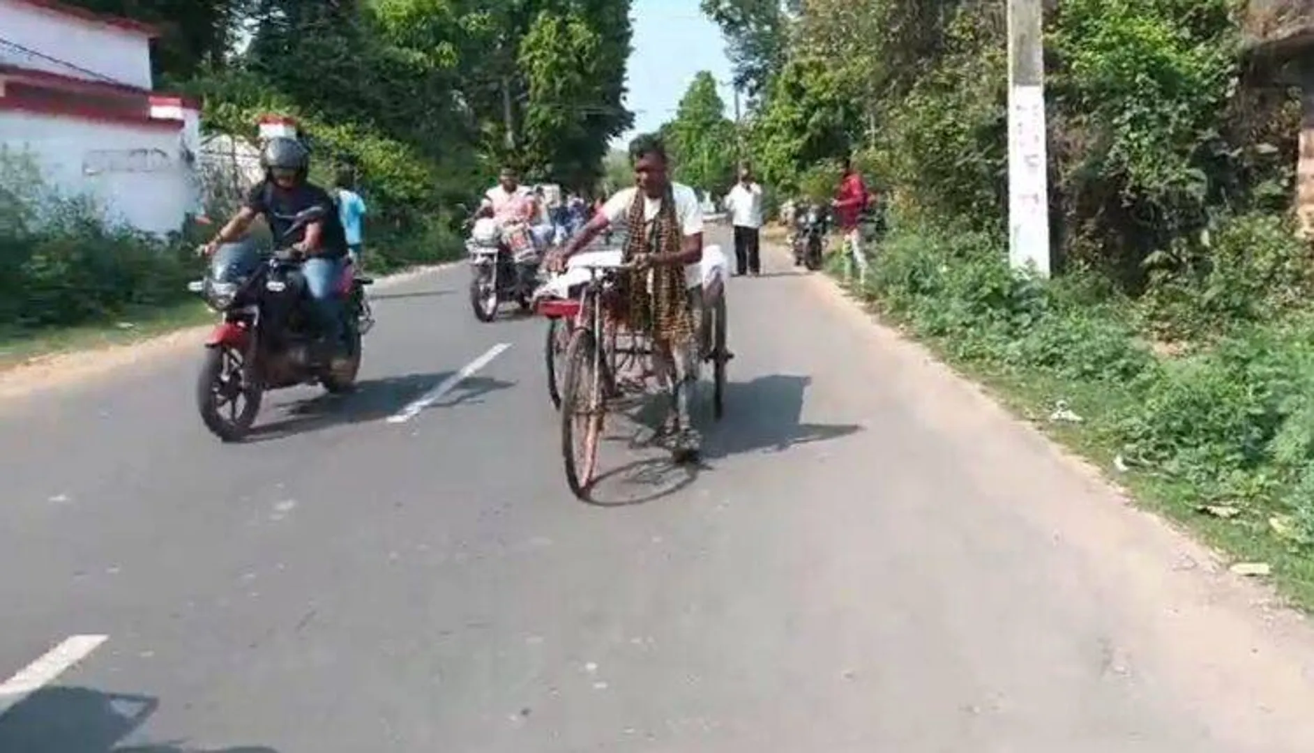 ମିଳିଲାନି ମହାପ୍ରୟାଣ ଗାଡ଼ି, ଟ୍ରଲିରେ ବୁହାହେଲା ମୃତଦେହ