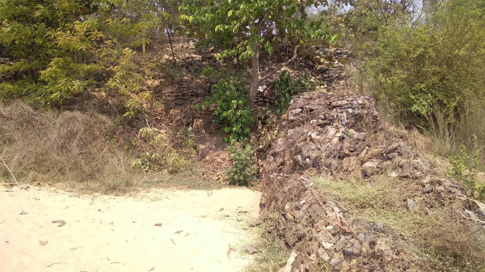 କଂସରକୁ ବିପଦ ବ୍ରାହ୍ମଣୀ: ପଥରପ୍ୟାକିଂ ନହେଲେ ନଦୀଗର୍ଭରେ ଲୀନହେବ