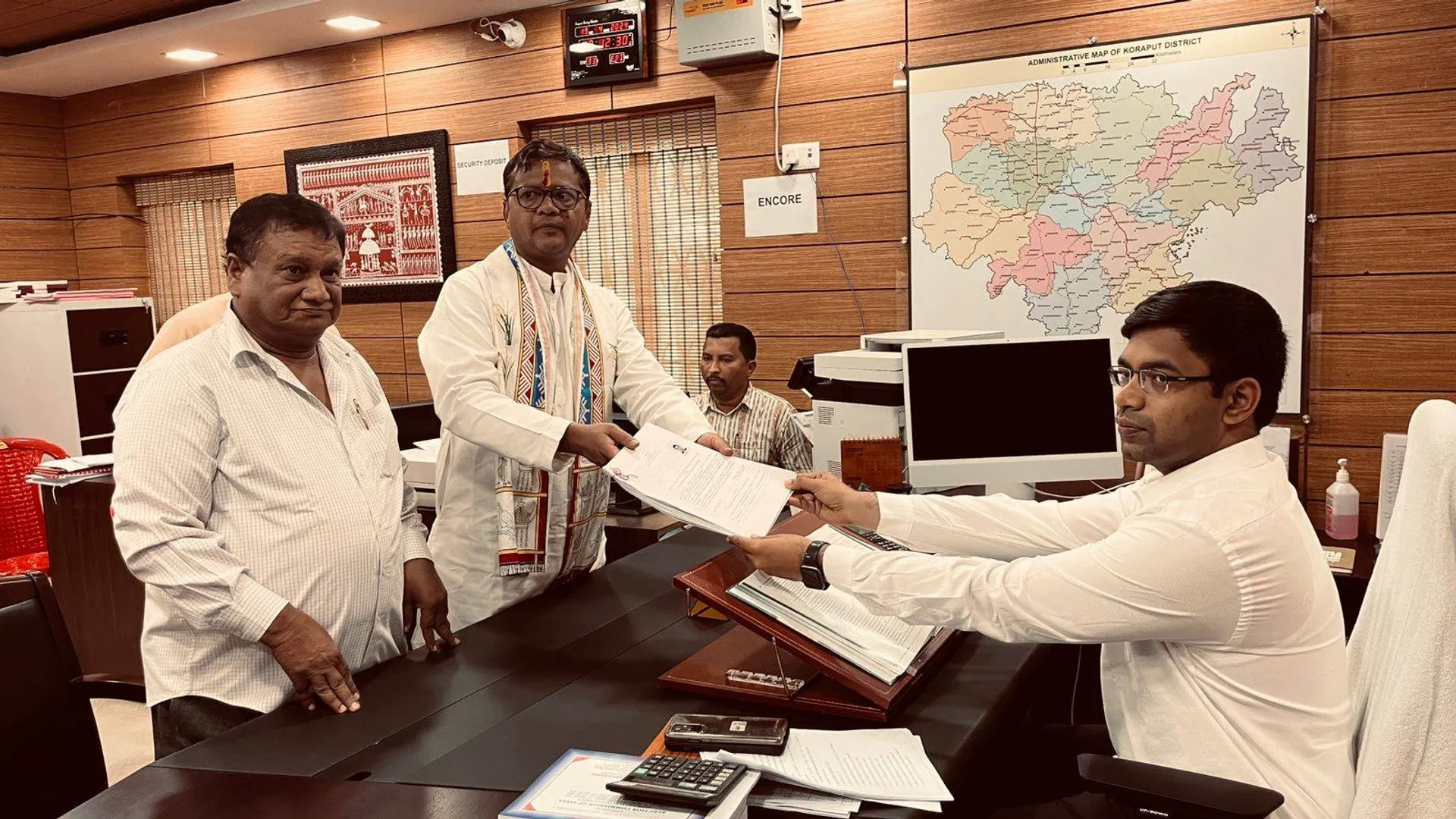 କୋରାପୁଟ ଲୋକସଭା ସଦସ୍ୟ ସପ୍ତଗିରି ଉଲ୍ଲାକାଙ୍କ ପ୍ରାର୍ଥୀପତ୍ର ଦାଖଲ।