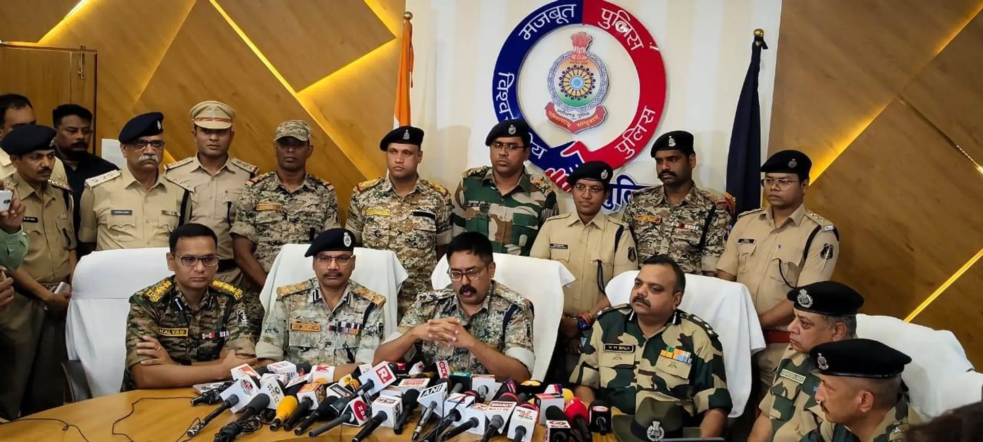 ଛତିଶଗଡ଼ରେ ସୁରକ୍ଷାକର୍ମୀଙ୍କ ଏନକାଉଣ୍ଟର: ନିର୍ବାଚନରେ ନକ୍ସଲ ଘଟାଇଥାନ୍ତେ ବଡ଼ଧରଣର ଅଘଟଣ