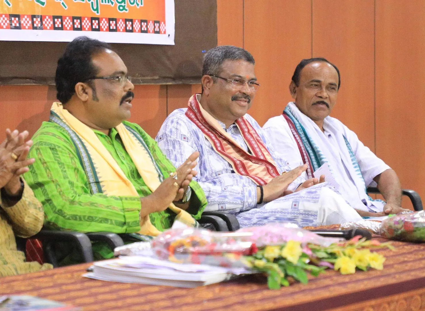 ରାଜ୍ୟସ୍ତରୀୟ ସମ୍ବଲପୁରୀ କବି ସମ୍ମିଳନୀରେ ଯୋଗ ଦେଲେ କେନ୍ଦ୍ରମନ୍ତ୍ରୀ ଧର୍ମେନ୍ଦ୍ର ପ୍ରଧାନ