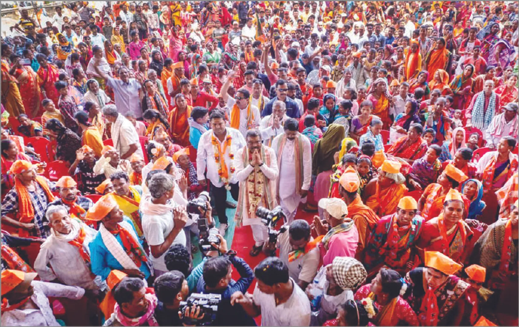 ରାଜ୍ୟ ସରକାରଙ୍କୁ ଧର୍ମେନ୍ଦ୍ରଙ୍କ ଟାର୍ଗେଟ୍‌: ଓଡ଼ିଶାର ନେତା ଓଡ଼ିଆ ଲୋକ ହେବା ଦରକାର