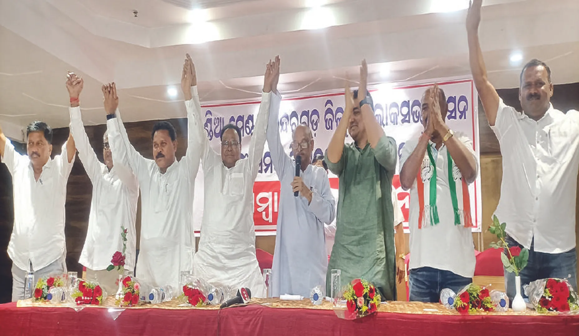 ରାଉରକେଲାରେ ଏକାଠି ହେଲେ ଇଣ୍ଡି-ମେଣ୍ଟ ପ୍ରାର୍ଥୀ: ସାମ୍ବାଦିକ ସମ୍ମିଳନୀ କରି କେନ୍ଦ୍ର, ରାଜ୍ୟକୁ ଟାର୍ଗେଟ୍‌ କଲେ