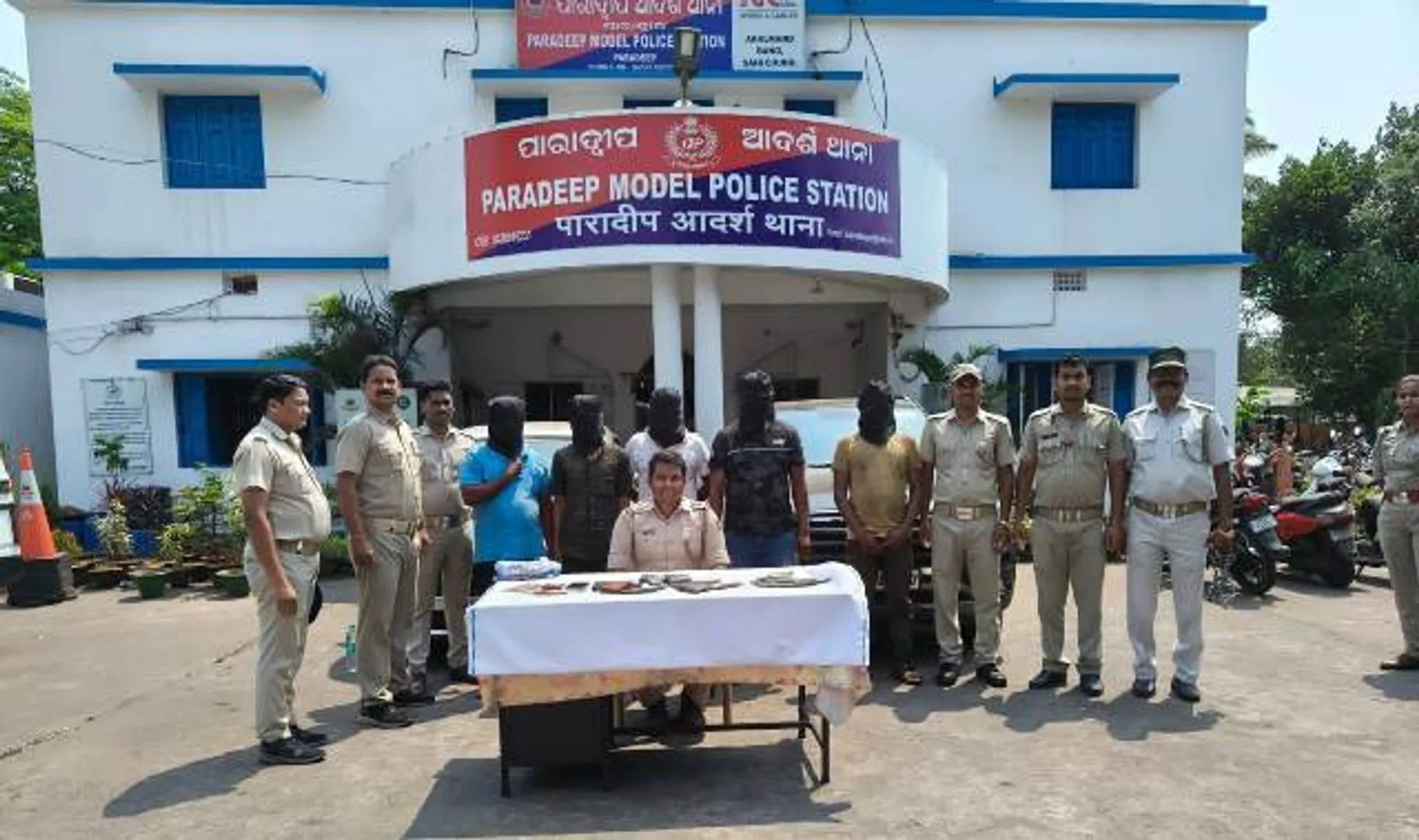 ପାରାଦୀପ ବନ୍ଦରର ନିଷିଦ୍ଧାଞ୍ଚଳରୁ କୋଇଲା ଚୋରି: ୫ ଅଭିଯୁକ୍ତ ଗିରଫ, ଲକ୍ଷାଧିକ ଟଙ୍କା ଜବତ