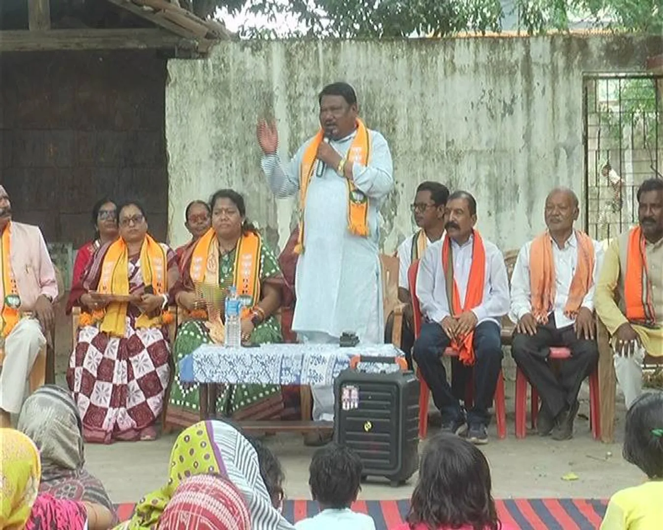 ଫିକା ପଡ଼ିଲା କୁସୁମ ଓ ଜୁଏଲଙ୍କ ସଭା