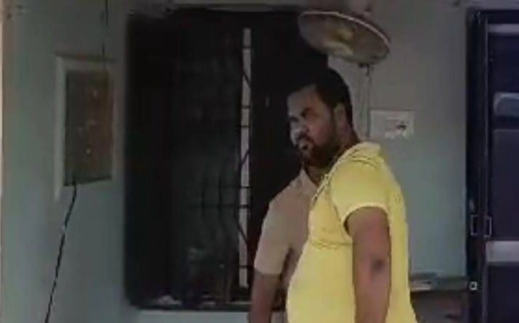 ଘସିପୁରାରେ ବିଜେଡି ନେତାଙ୍କ ଗାଡ଼ିରୁ ୫ ଲକ୍ଷ ଟଙ୍କା ଜବତ, ରାମଚନ୍ଦ୍ରପୁର ସରପଞ୍ଚ ପ୍ରଦୀପ ସାହୁ ଥାନାରେ ଅଟକ