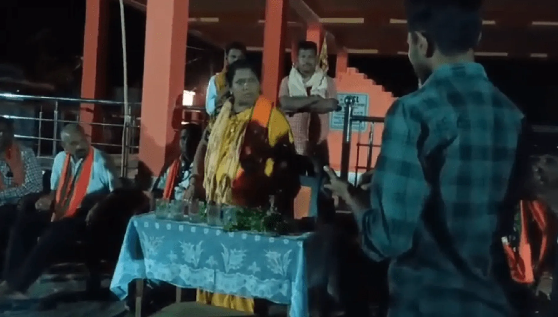 ଭୋଟରଙ୍କ ପ୍ରଶ୍ନରେ ଘାଇଲା ସୁନ୍ଦରଗଡ଼ ବିଧାୟିକା କୁସୁମ ଟେଟେ