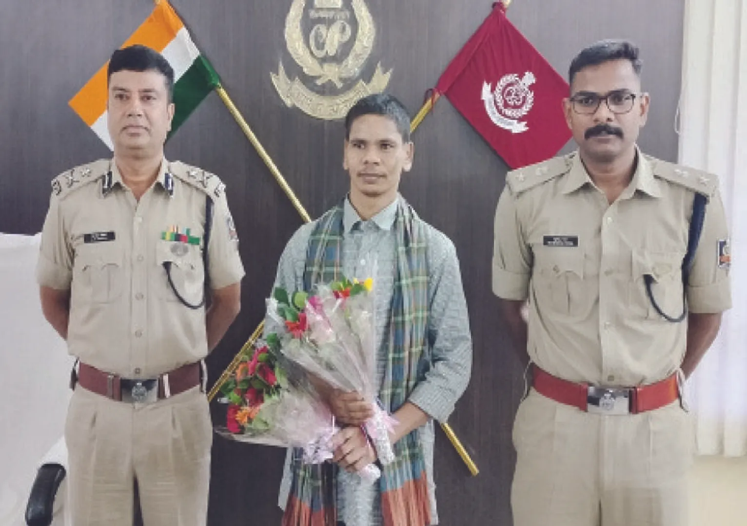 ଦୁର୍ଦ୍ଦାନ୍ତ ମାଓବାଦୀ ସମାୟ ମାଡ୍‌କାମର ଆତ୍ମସମର୍ପଣ: ଓଡ଼ିଶା, ଛତିଶଗଡ଼ରେ ୫୭ରୁ ଊର୍ଦ୍ଧ୍ବ ମାମଲା