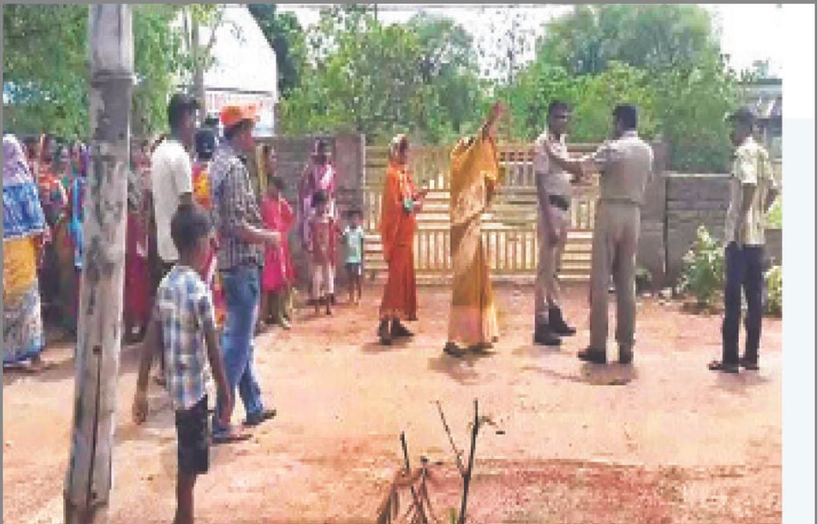 ବି‌ଜେଡି ବିଧାୟକଙ୍କୁ ଗାଁରେ ପୂରାଇ ଦେଉନାହାନ୍ତି ଭୋଟର