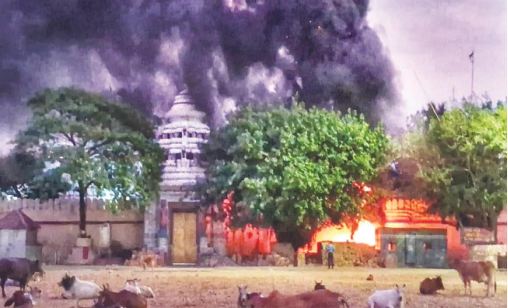 ଶ୍ରୀଗୁଣ୍ଡିଚା ମନ୍ଦିର ନାକଚଣା ଦ୍ବାର ଆଗରେ ଅଗ୍ନିକାଣ୍ଡ
