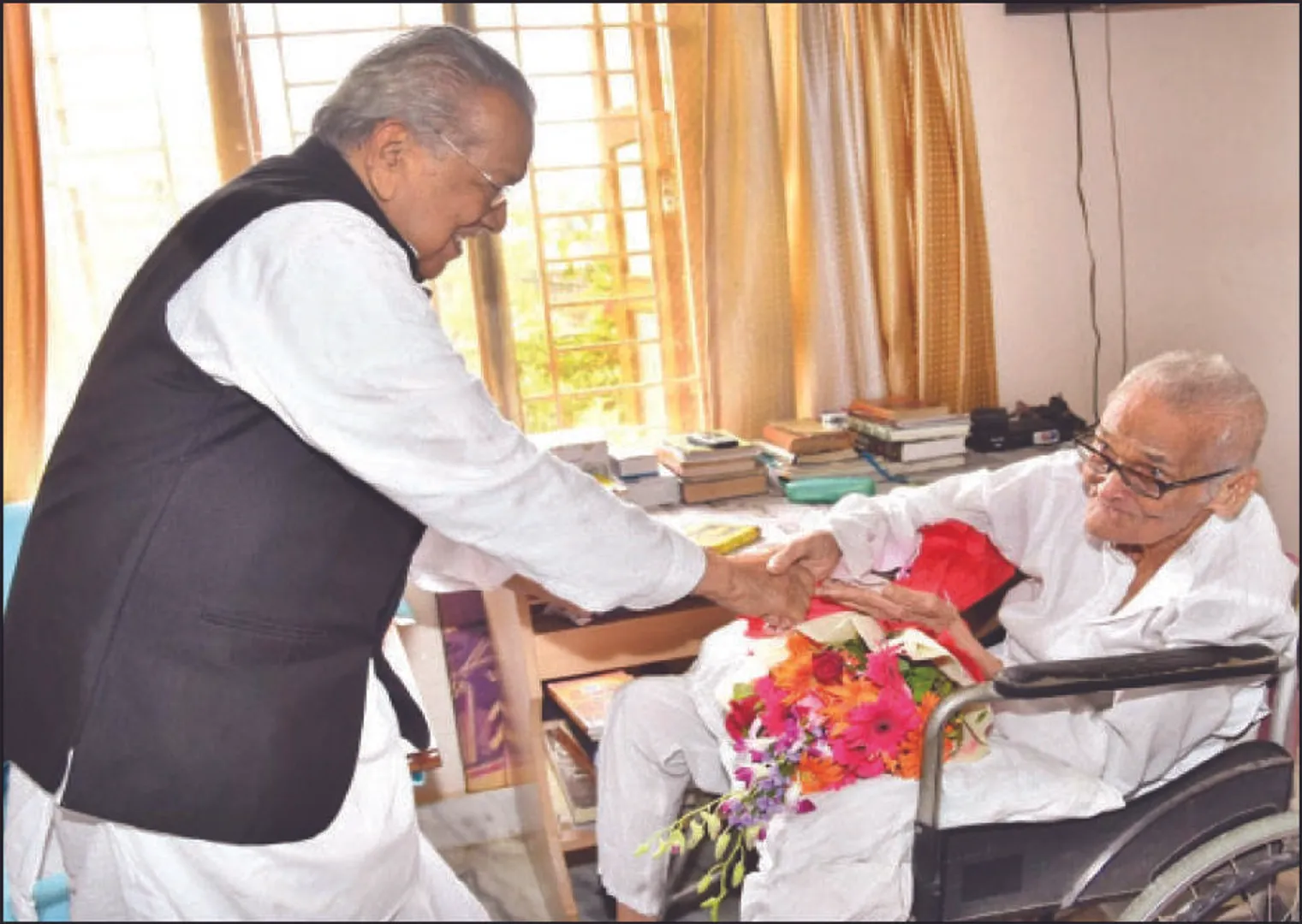 ସୁର ନାୟକଙ୍କୁ ଭେଟିଲେ ଛତିଶଗଡ଼ ରାଜ୍ୟପାଳ