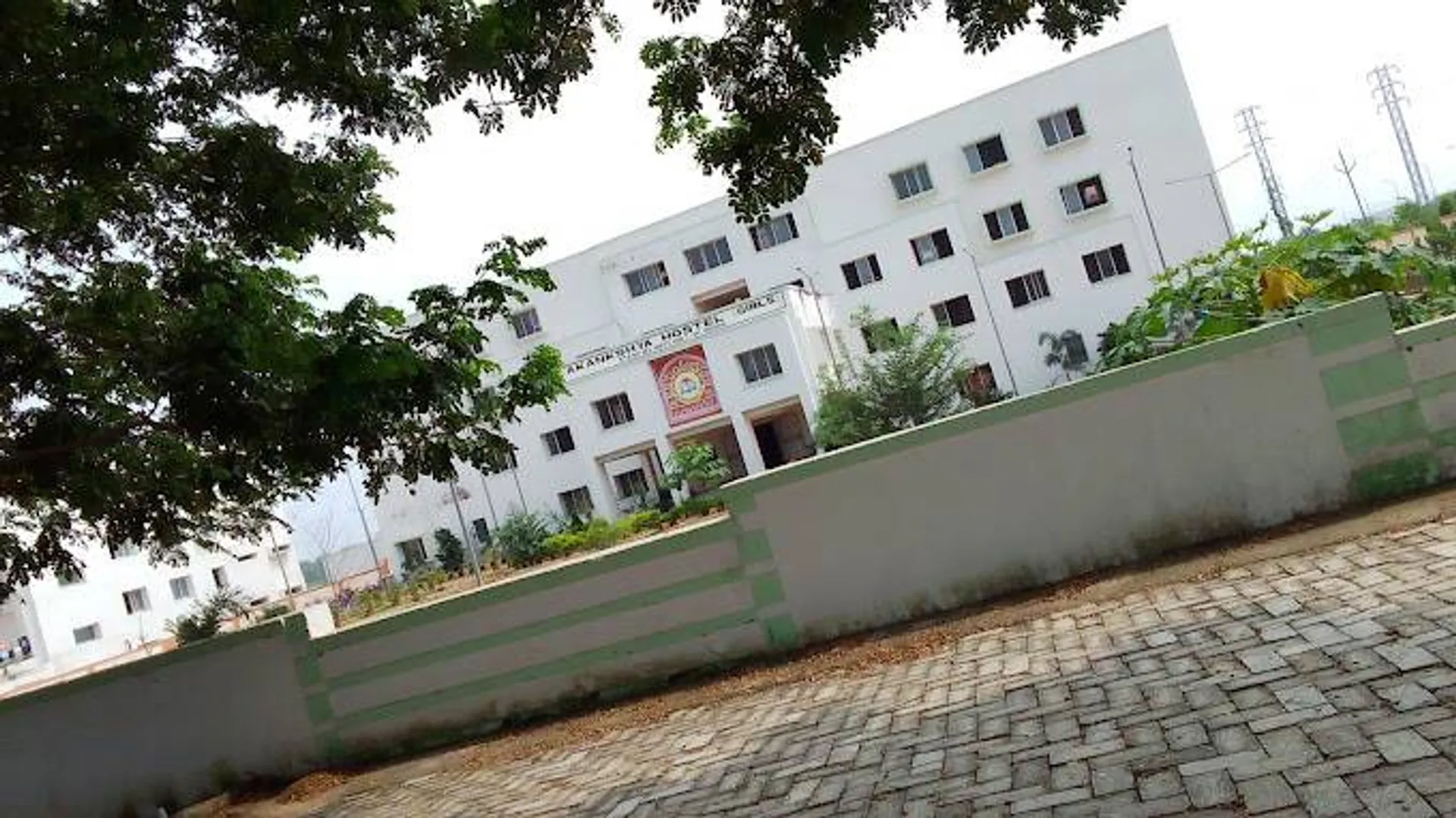 ପୁଣି ବିବାଦରେ ଆକାଂକ୍ଷା ହଷ୍ଟେଲ: ଶିକ୍ଷକଙ୍କ ହାତରେ ପରିଚାଳନା ଦାୟିତ୍ବ