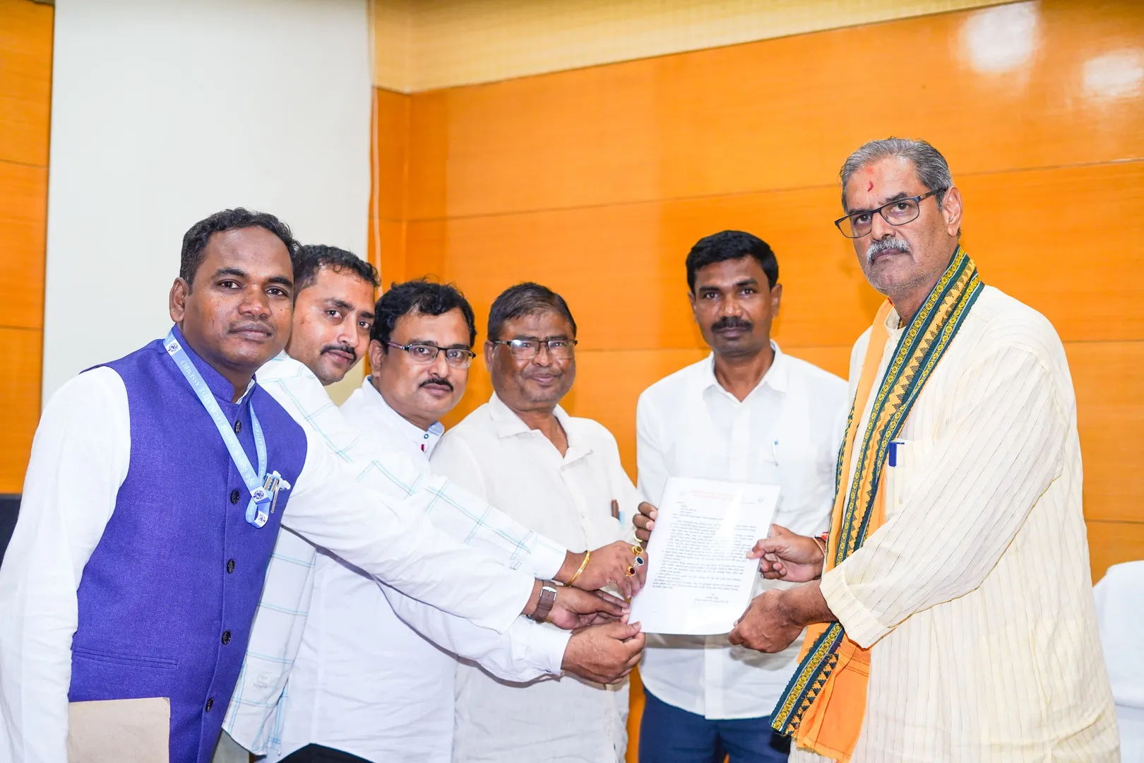 ମଦ ବନ୍ଦ କରିବା ଓ ବିଏଡ ମହାବିଦ୍ୟାଳୟ ଖୋଲିବା ଦାବି ନେଇ ବିଜେପିର ଦାବି