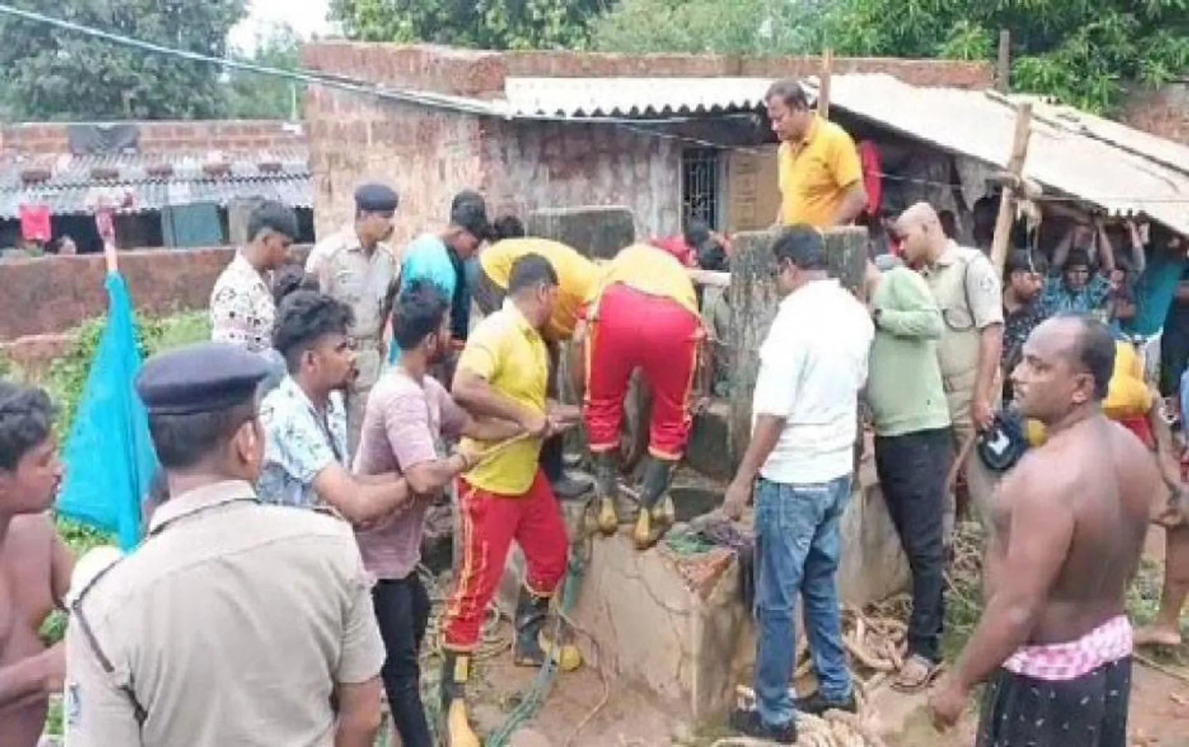 କୂଅରେ ବୁଡ଼ିଗଲେ ଦାଦା, ପୁତୁରା: ପୁତୁରାକୁ ବଞ୍ଚାଇବାକୁ ଯାଇ ଫେରିଲେନି ଦାଦା