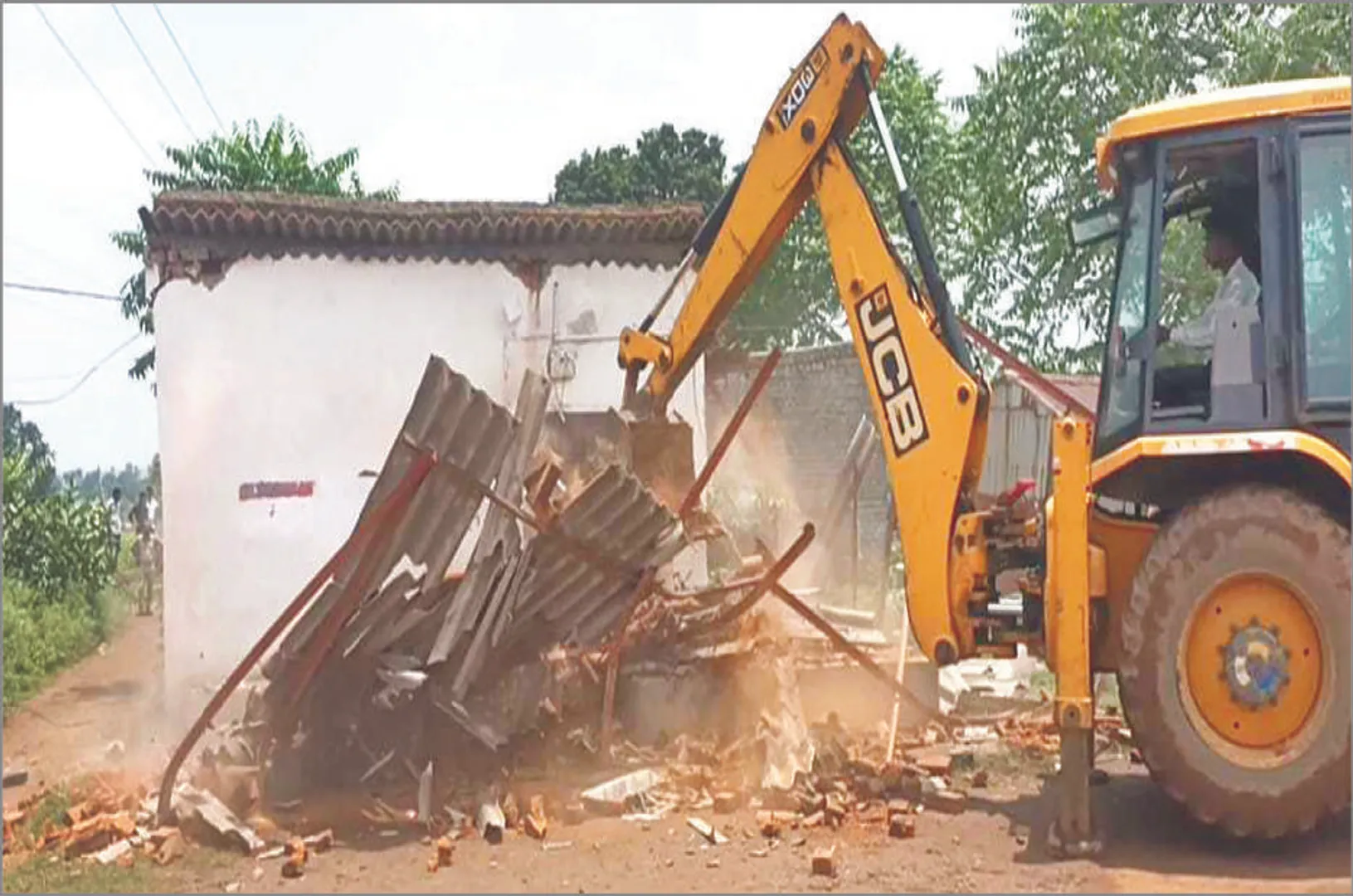 ଘର ଓ ଦୋକାନରେ ଚାଲିଲା ବୁଲଡୋଜର୍‌: ଅପରାଧୀଙ୍କ ବିରୋଧରେ କଠୋର କାର୍ଯ୍ୟାନୁଷ୍ଠାନ