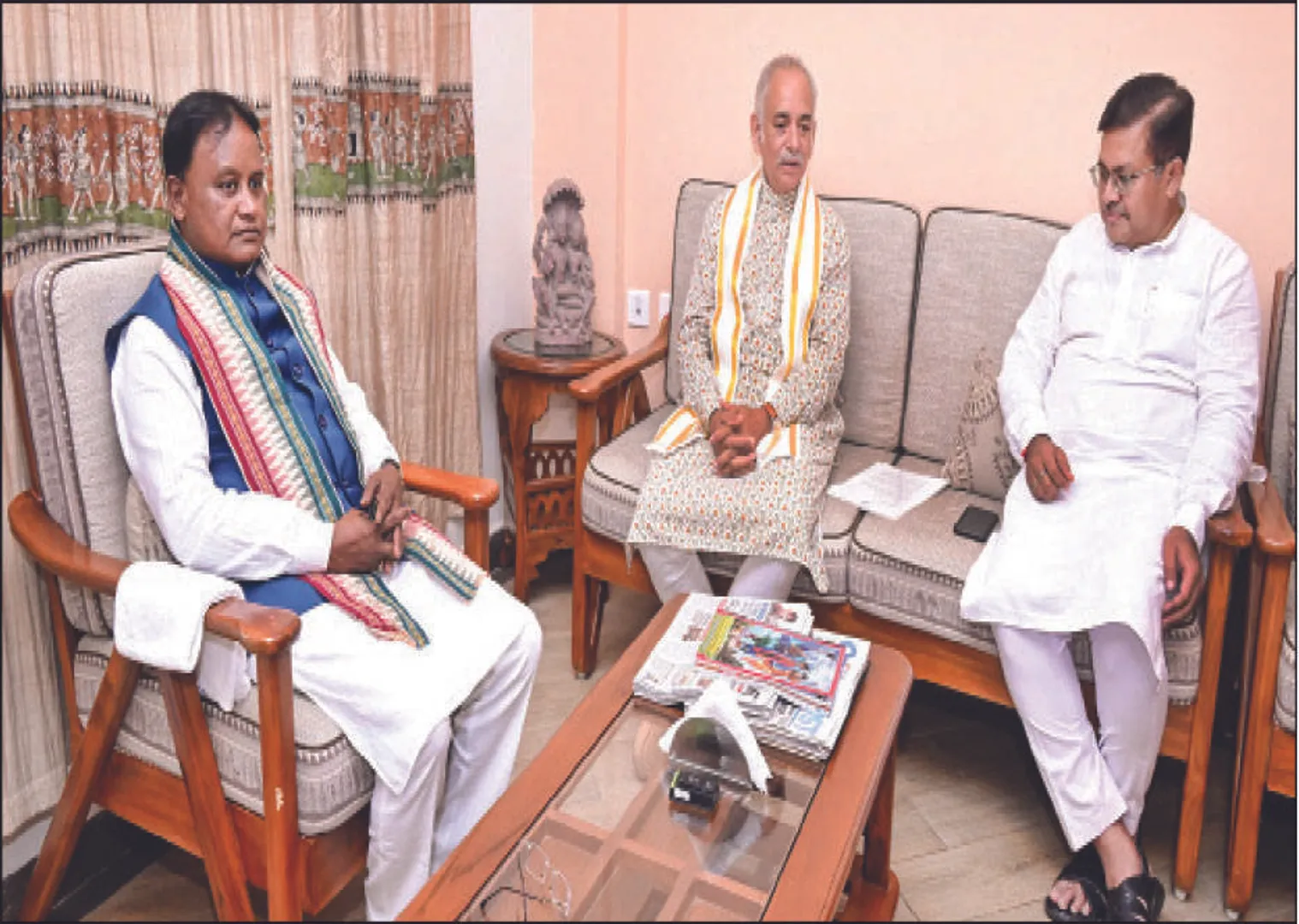 ମୁଖ୍ୟମନ୍ତ୍ରୀଙ୍କୁ ଭେଟିଲେ ଗଜପତି