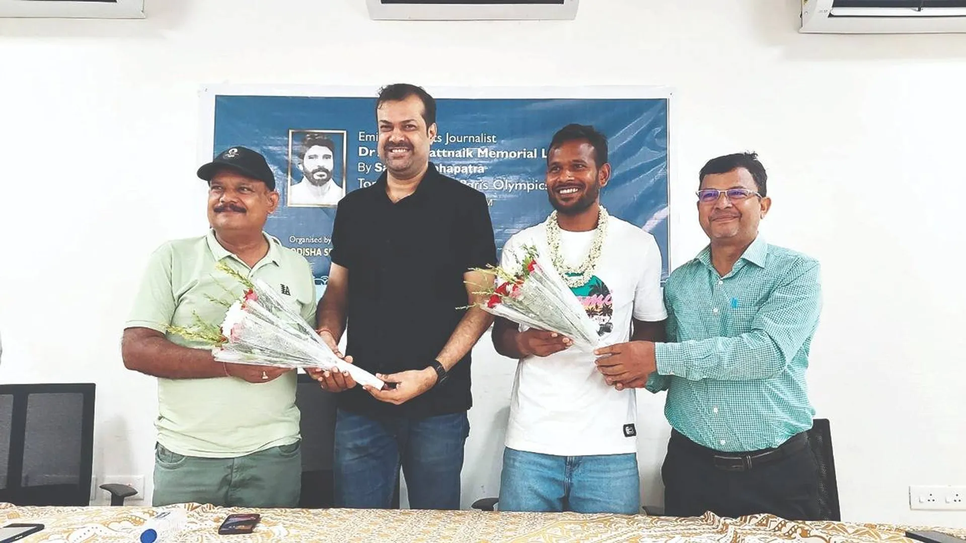 ଅଶୋକ ପଟ୍ଟନାୟକ ସ୍ମାରକୀ ବକ୍ତୃତା: ପ୍ୟାରିସ୍ ଅଭିଜ୍ଞତା ବାଣ୍ଟିଲେ ଅମିତ ଓ ସମ୍ବିତ୍‌