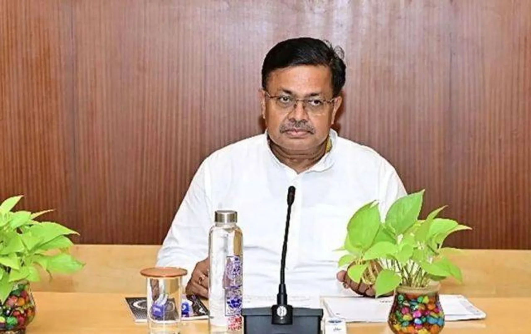 ଚିକିଟି ମଦ ମୃତ୍ୟୁ: ଅବକାରୀ ମନ୍ତ୍ରୀଙ୍କ କଡ଼ା ପଦକ୍ଷେପ,ଅବକାରୀ ଅଧୀକ୍ଷକ ହଟିବା ପରେ ୨ ଅଧିକାରୀଙ୍କୁ ବଦଳି