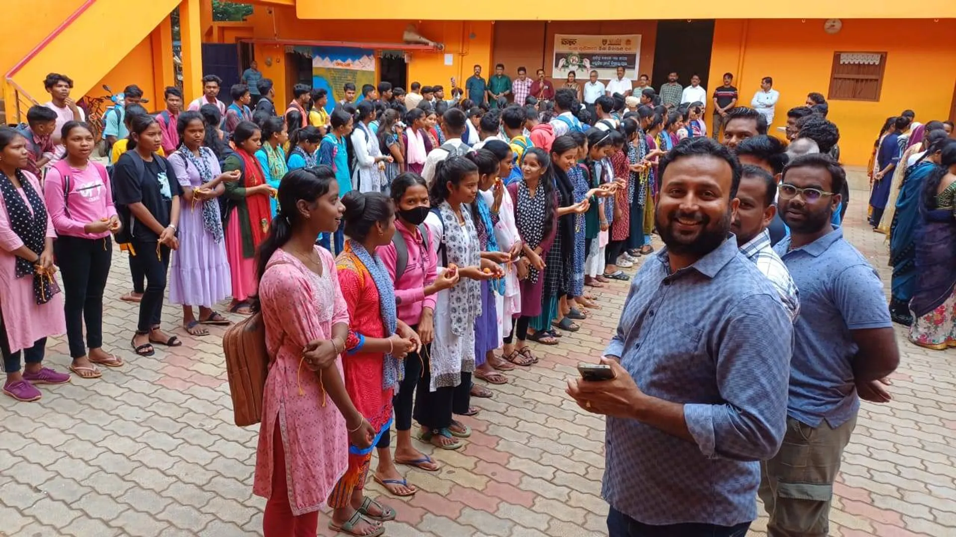 ସମ୍ବାଦ ସାହିତ୍ୟଘର ପକ୍ଷରୁ ରକ୍ଷାବନ୍ଧନ ସହ ନିଶା ନିବାରଣ ବ୍ରତ କାର୍ଯ୍ୟକ୍ରମ