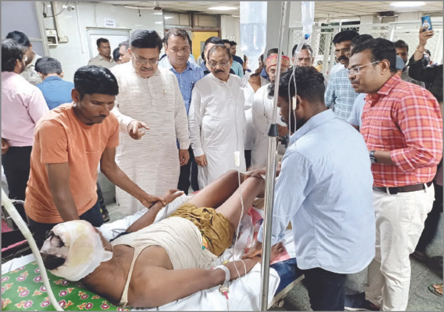 ଏସ୍‌ସିବିରେ ଖସିଲା କ୍ରେନ୍‌, ୩ ଶ୍ରମିକ ଗୁରୁତର: ତଦନ୍ତ ନିର୍ଦ୍ଦେଶ ଦେଲେ ମନ୍ତ୍ରୀ
