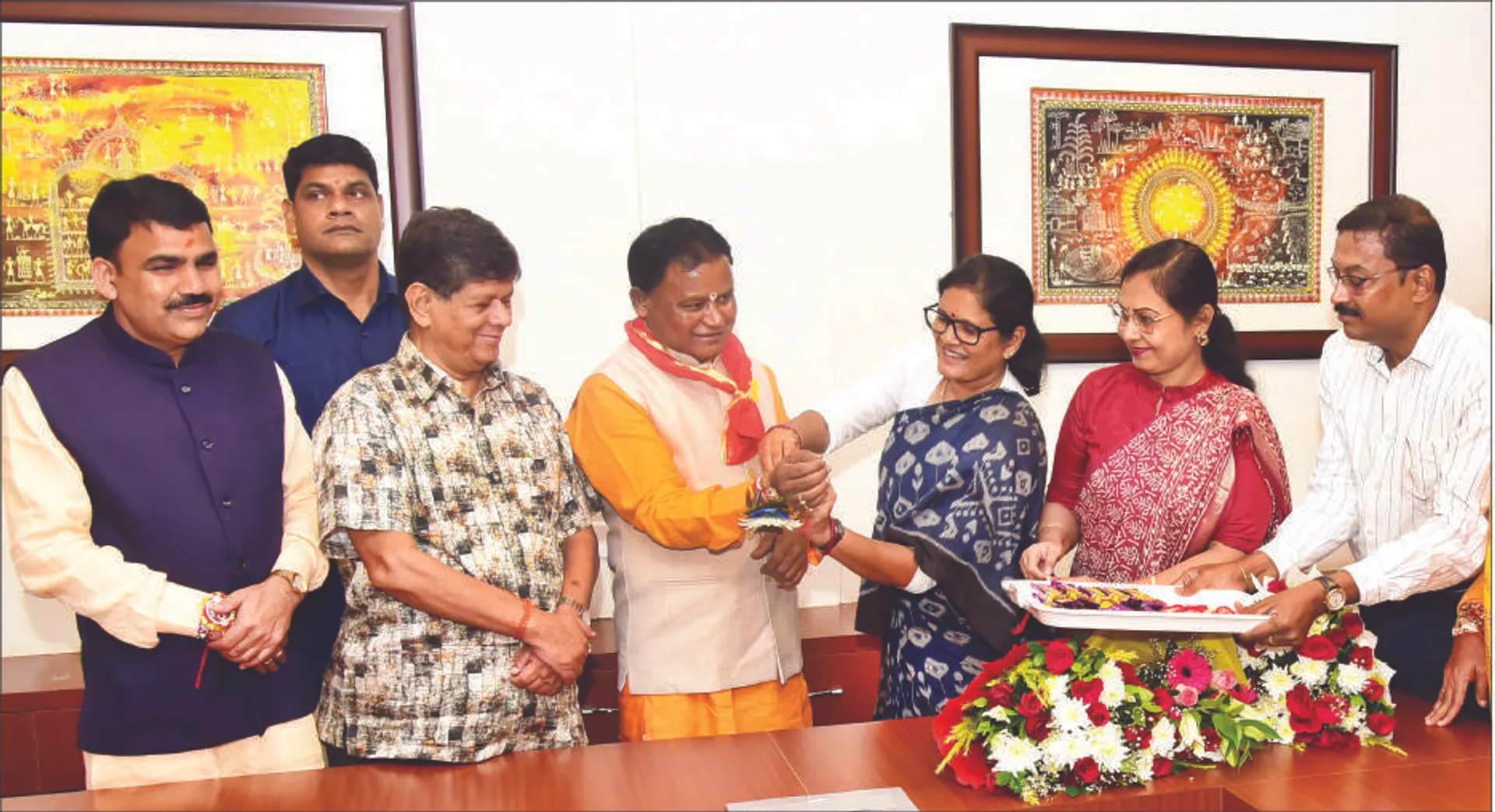 ‘ସମ୍ବାଦ’ ଗ୍ରୁପ୍‌ର ନିଶା ନିବାରଣ ଅଭିଯାନର ଶୁଭାରମ୍ଭ: ରାଖି ବାନ୍ଧି ନିଶା ନ ଛୁଇଁବାକୁ ଶପଥ ନେଲେ ମୁଖ୍ୟମନ୍ତ୍ରୀ