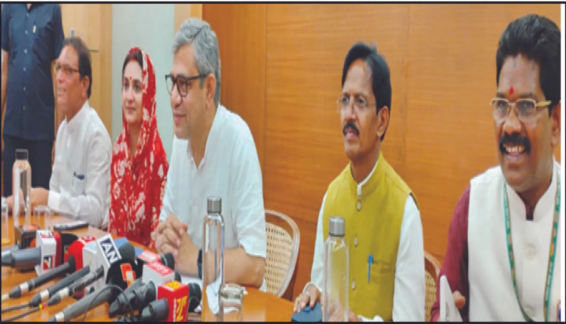 ନୂଆ ପ୍ରକଳ୍ପ ଦ୍ବାରା ରେଳ ଭିତ୍ତିଭୂମି ସୁଦୃଢ଼ ହେବ: ରେଳମନ୍ତ୍ରୀଙ୍କ ସହ ଭିଡିଓ କନଫରେନ୍ସରେ ଆଲୋଚନା କଲେ ମୁଖ୍ୟମନ୍ତ୍ରୀ