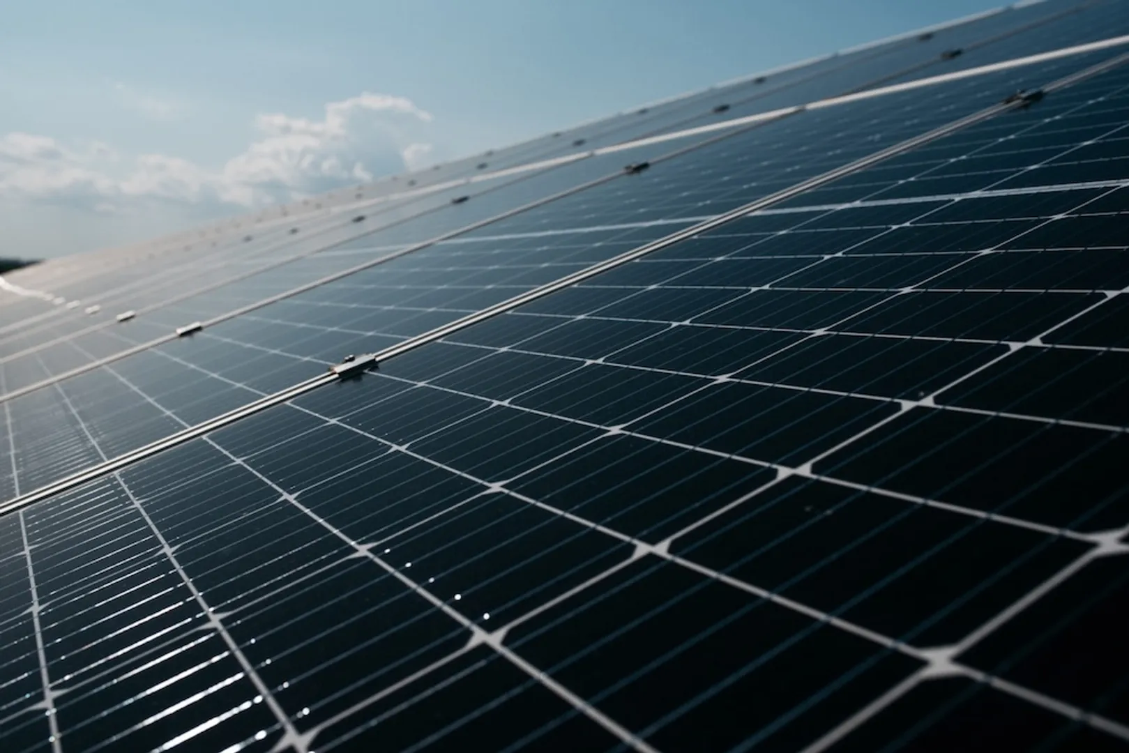 Defic Globe, as EPC lead, has collaborated with Scatec to deliver Romania’s 190 MW solar portfolio under CfD terms.