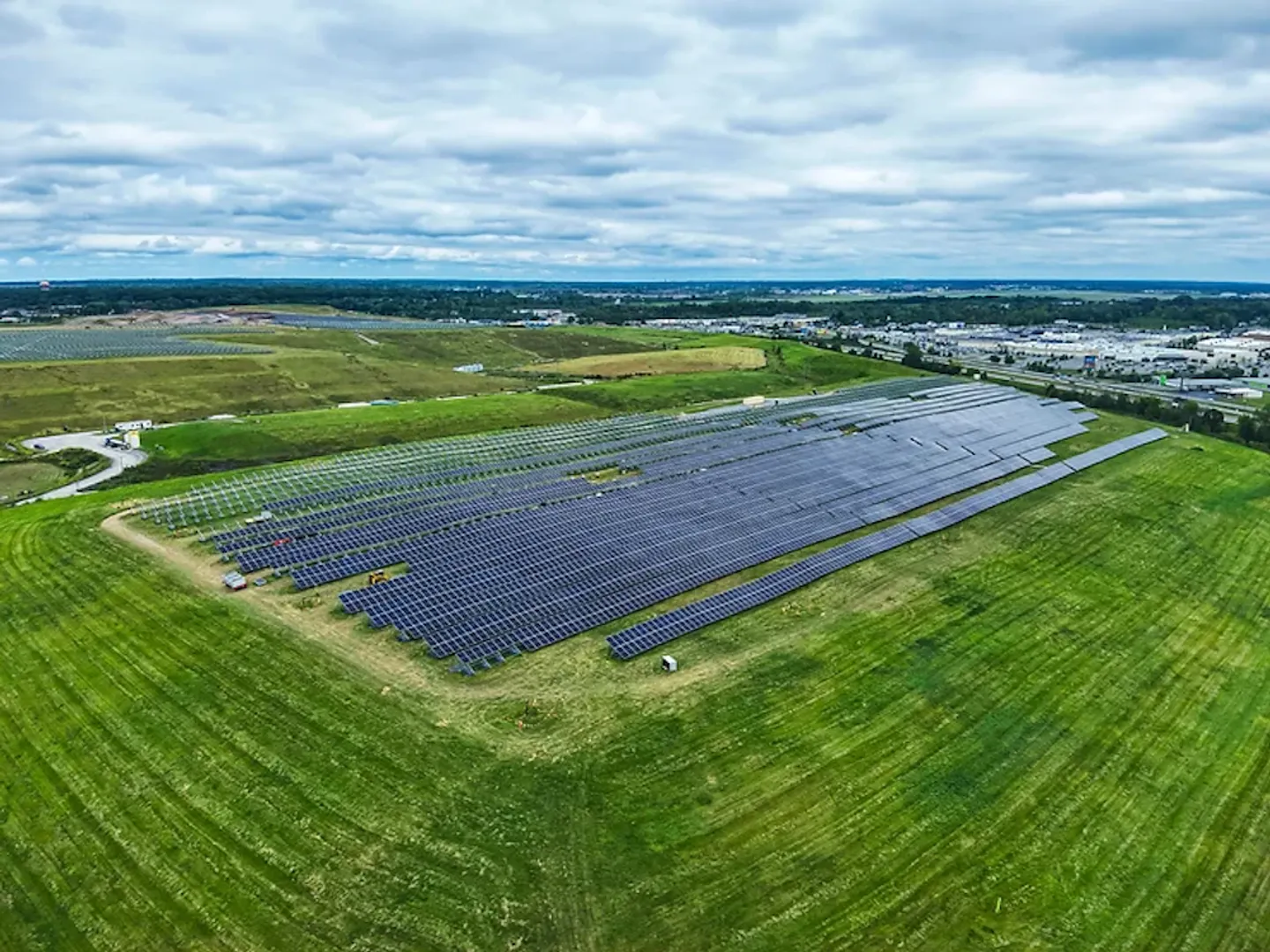 Landfill solar capacity in the US has grown by 80% in five years, with New York leading in community solar adoption. 