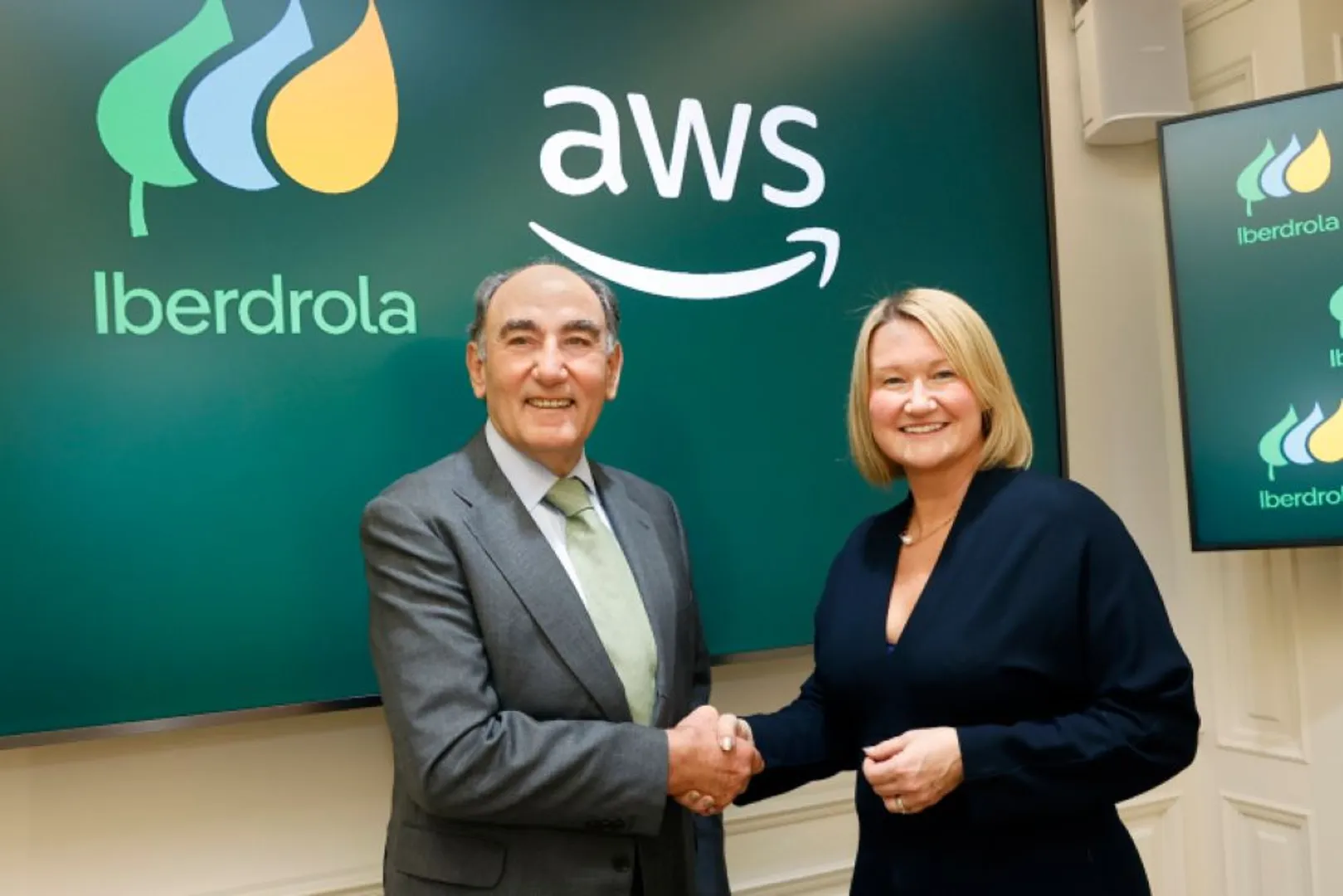 Amazon and Iberdrola expanded their renewable energy deal with 476 MW of PPAs in Portugal and Spain, increasing solar and wind capacity across five countries.