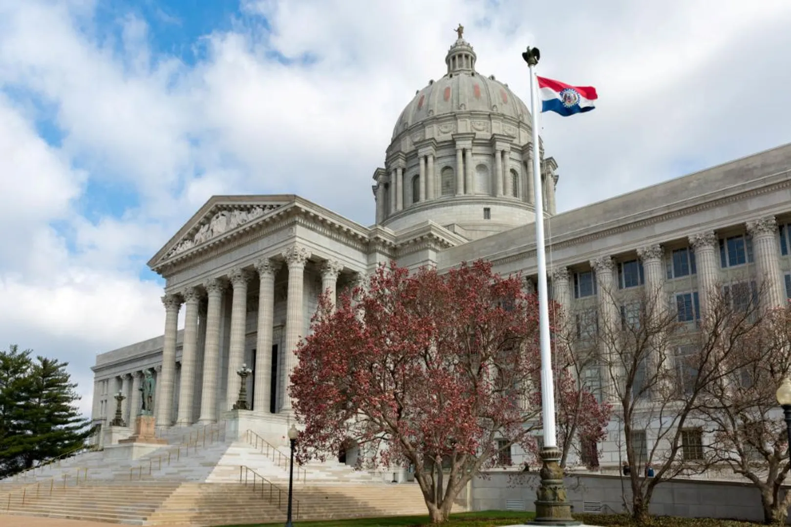 HB 662 and SB 386 established a community solar pilot program, helping Missouri reduce energy imports and support local solar projects. 