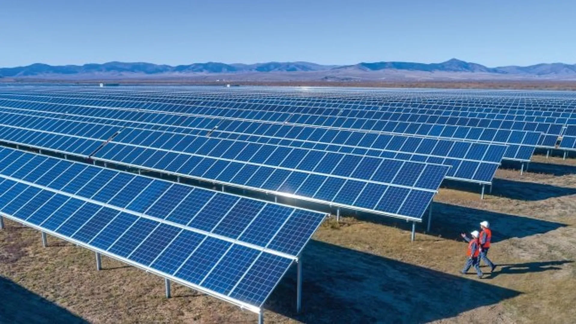 The financing will support Sunraycer’s growth strategy, including acquiring 3 GW – 4 GW of early-stage projects in CAISO, PJM, and MISO. 