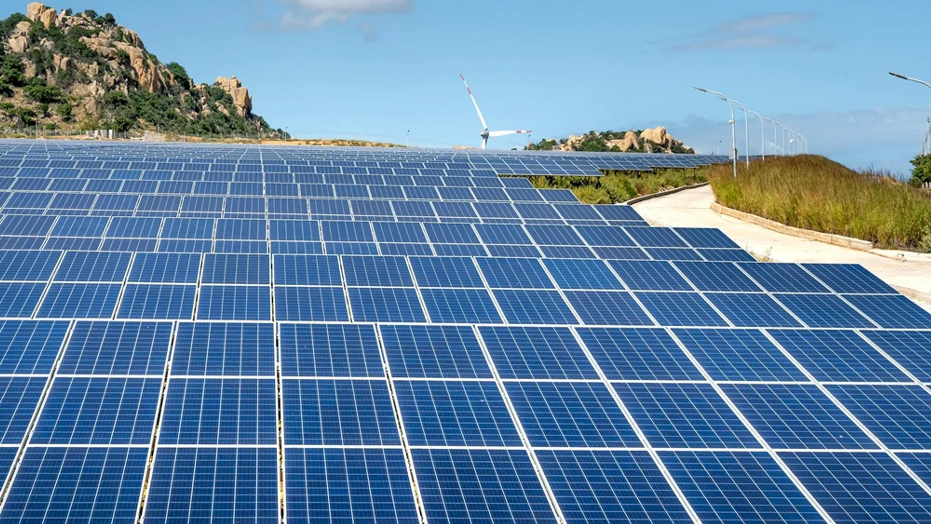 The solar park project in Jalaun has been planned under MNRE’s Mode 8-UMREPP scheme through a joint venture structure. 