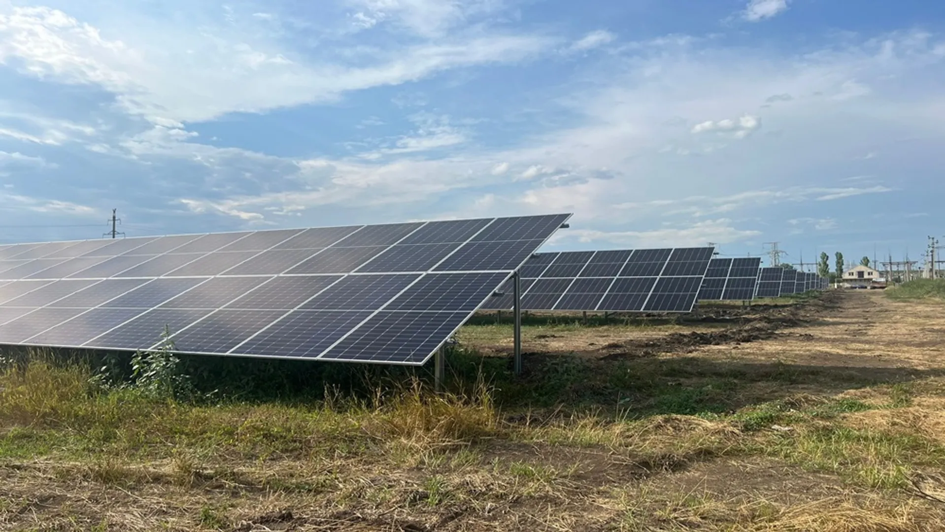 The Atlas Flex Series has enabled solar installations on yachts, RVs, and fragile rooftops with ease and adaptability. 