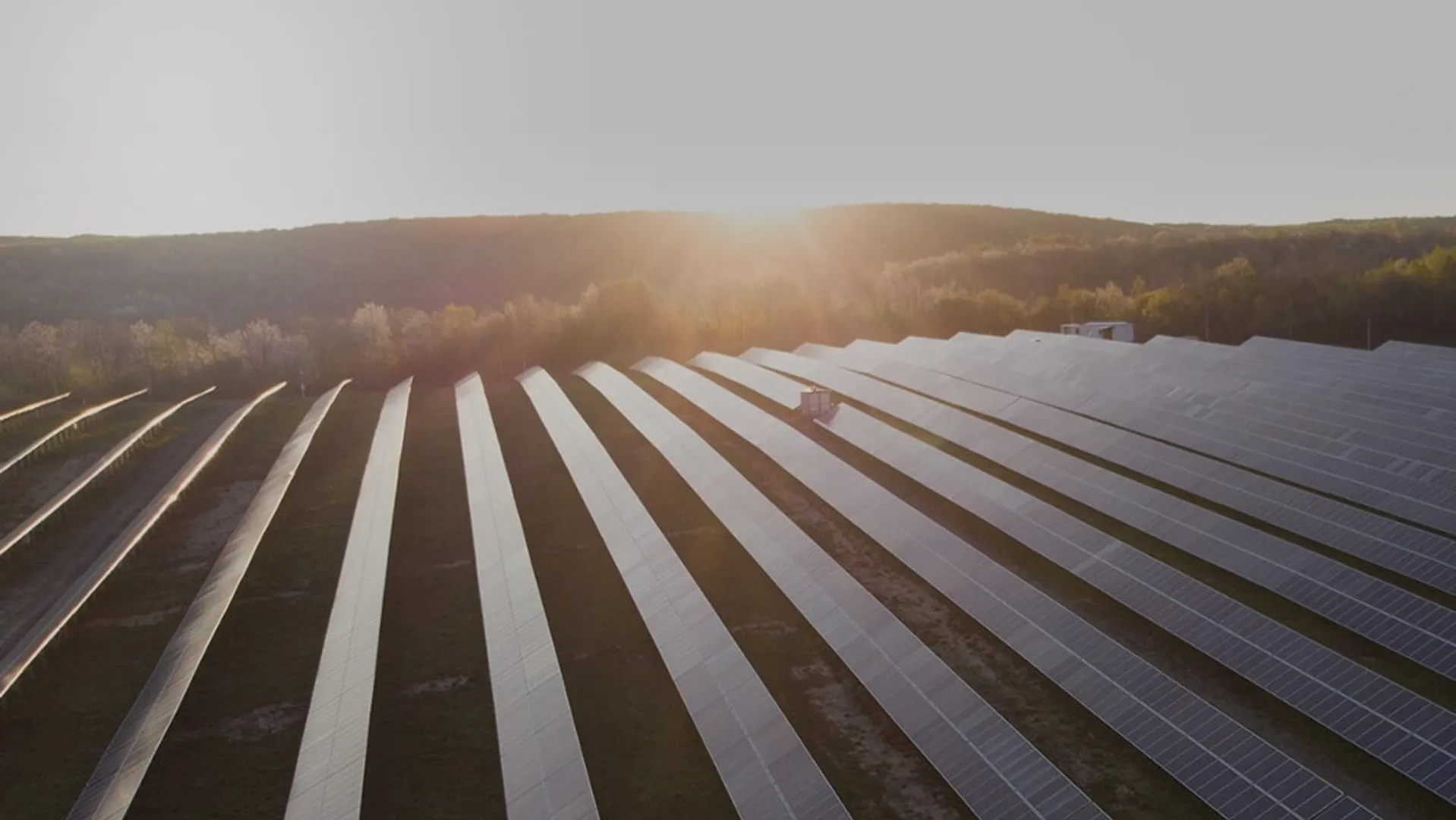 United Solar Polysilicon has contributed upstream material expertise to strengthen large-scale solar deployment in the Middle East. 