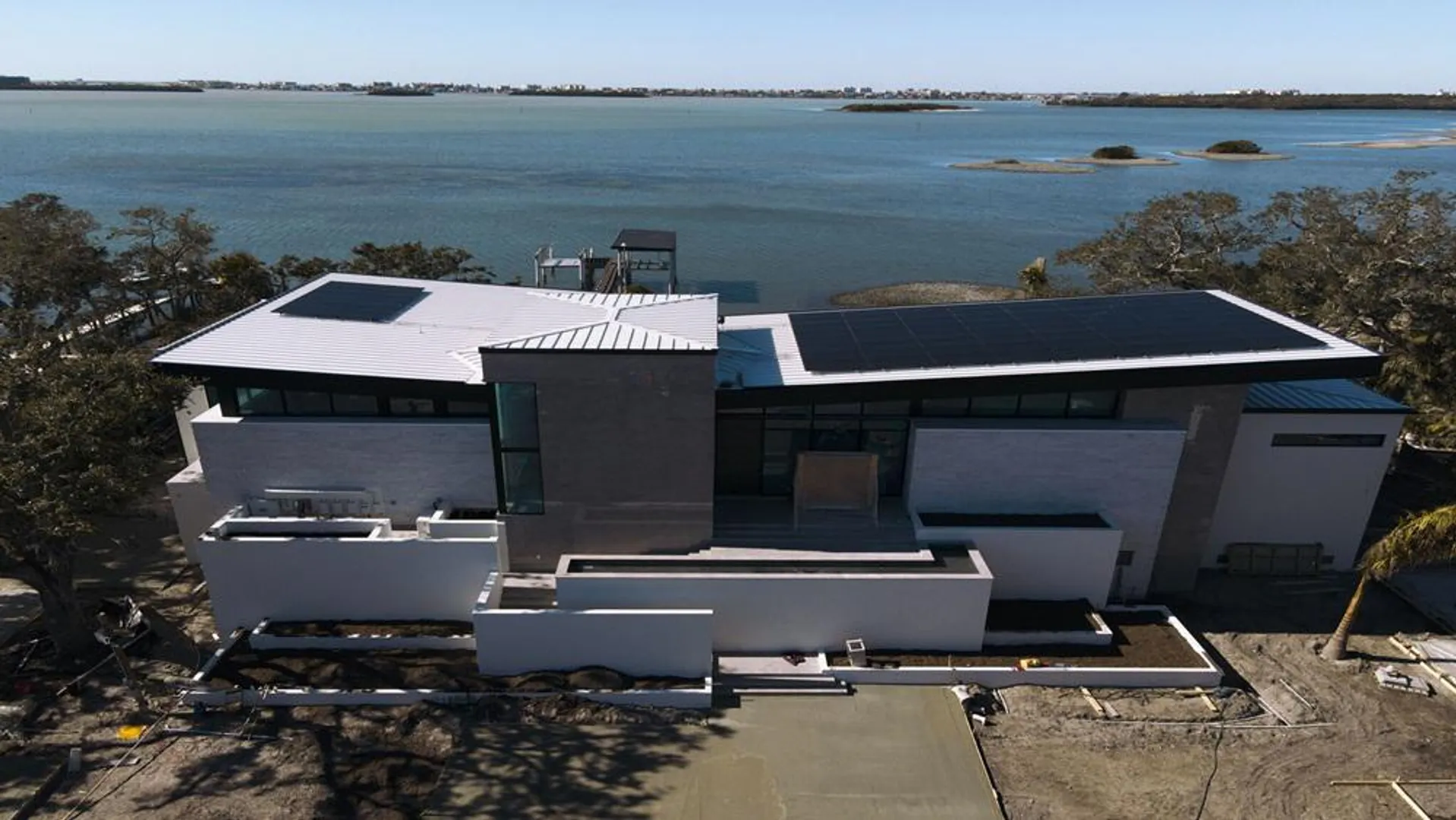 CKR Solar’s St. Petersburg project includes hurricane-engineered design focused on energy independence and grid reliability. 