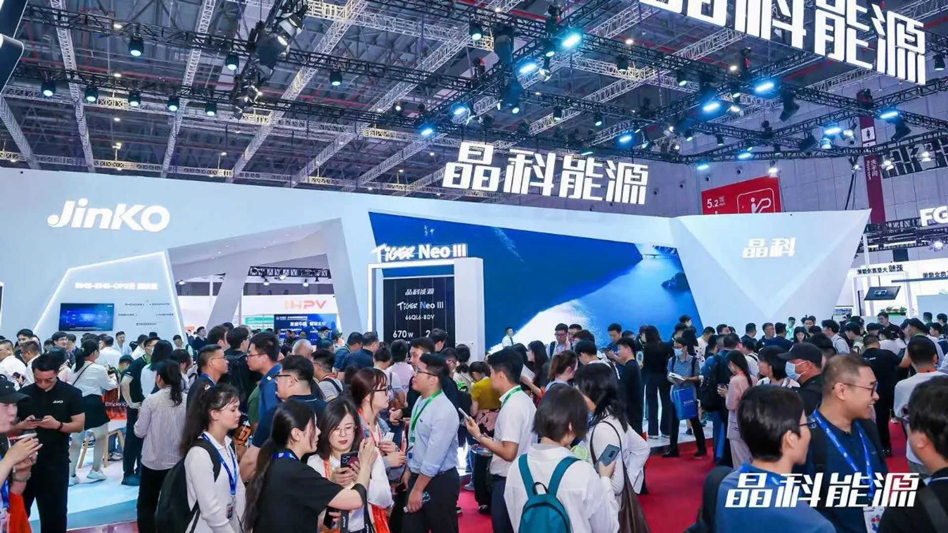 Tiger Neo 3.0 module features 670 W output, 24.8% efficiency, and 85% bifacial ratio for large-scale PV applications. 